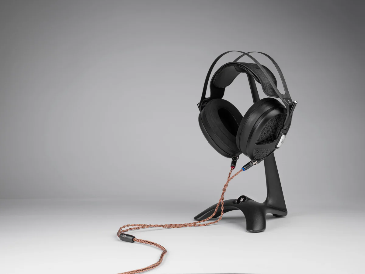 MEZE Empyrean II + Manta Noir - Image 7